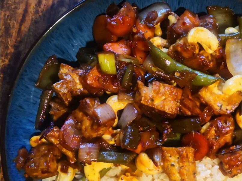 Honey ginger tofu with vegetables and cashew nuts