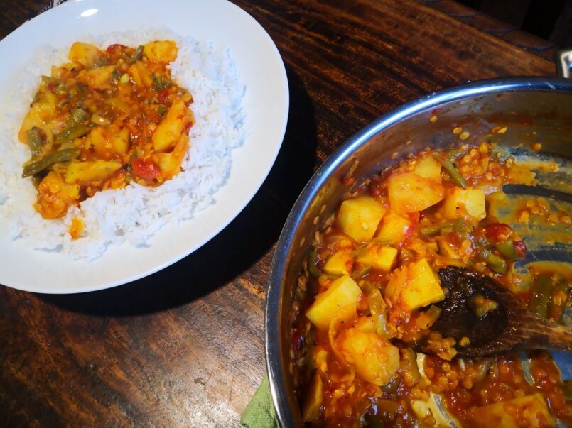 Potato, French bean and lentil curry